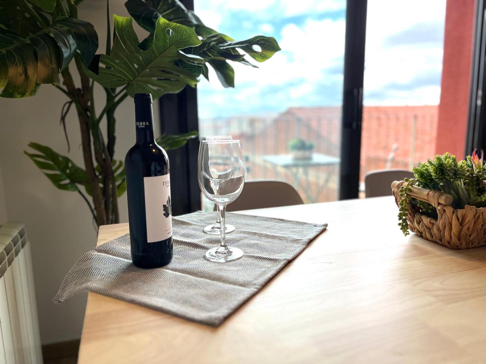 Apartamento Con Terraza By Prestigi Terrassa Zewnętrze zdjęcie