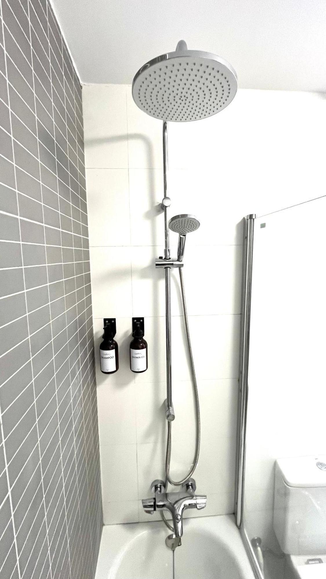 Apartamento Con Terraza By Prestigi Terrassa Zewnętrze zdjęcie