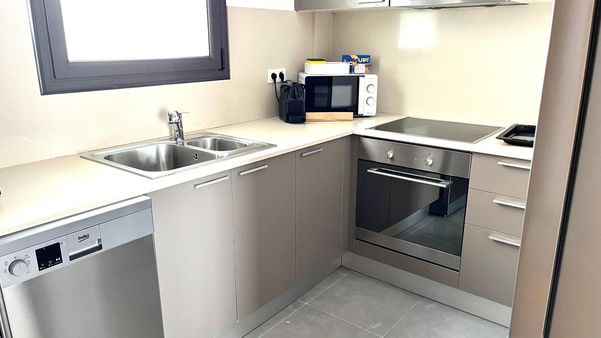 Apartamento Con Terraza By Prestigi Terrassa Zewnętrze zdjęcie