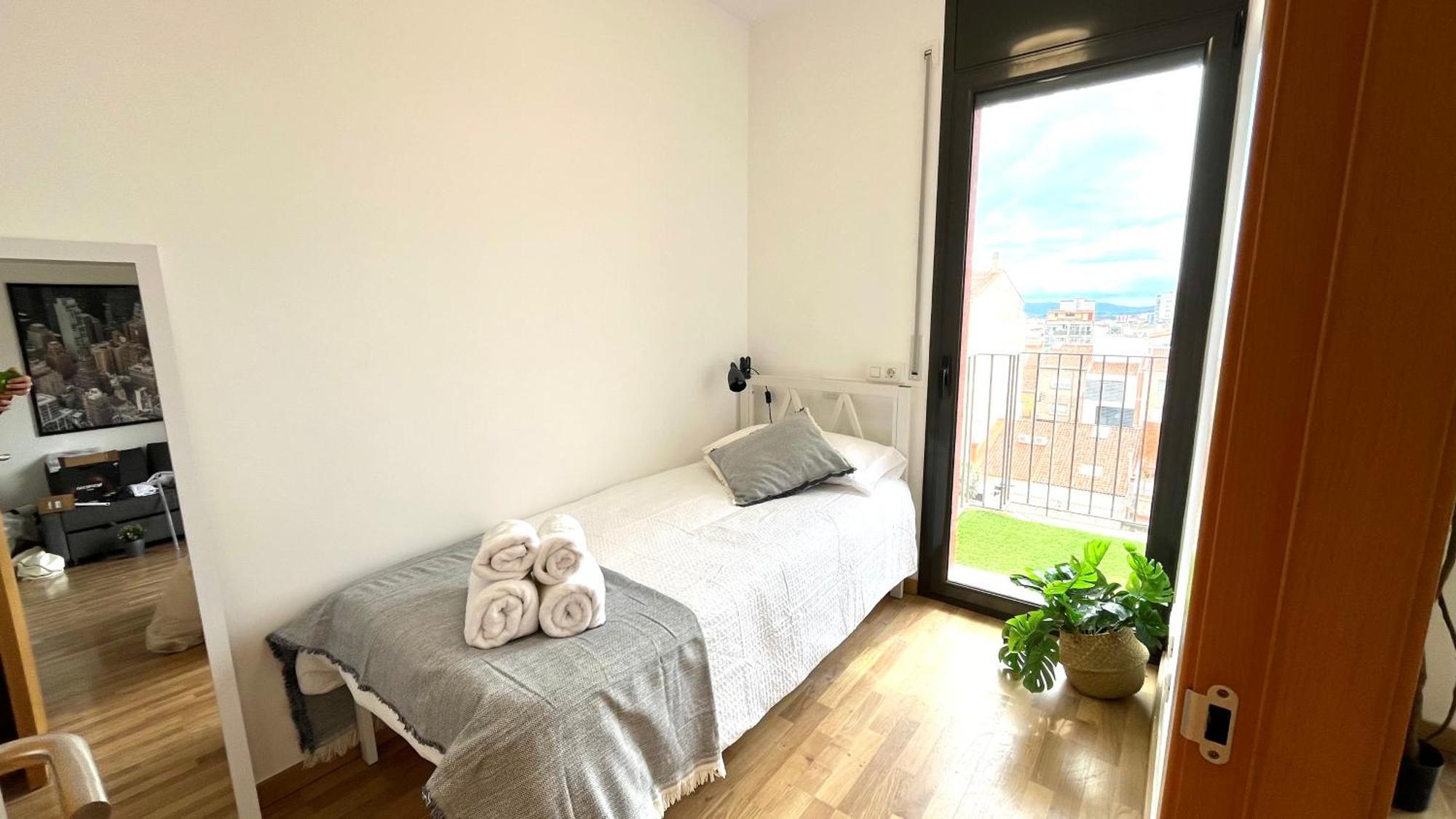 Apartamento Con Terraza By Prestigi Terrassa Zewnętrze zdjęcie